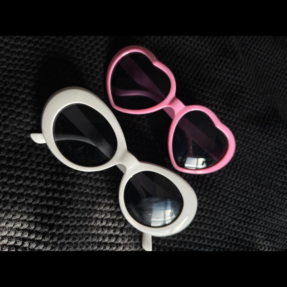 Two pairs fashion sunglasses